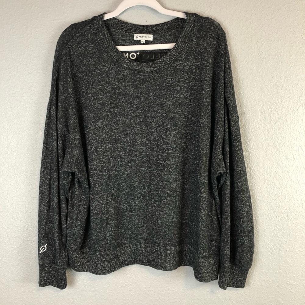 Peloton Womens XL Top Long Sleeve Gray Grey Knit Apparel Active Shirt Some Wear‎